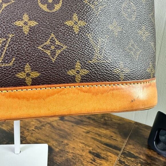 Louis Vuitton Vintage Monogram Alma Bag - Picture 6 of 11